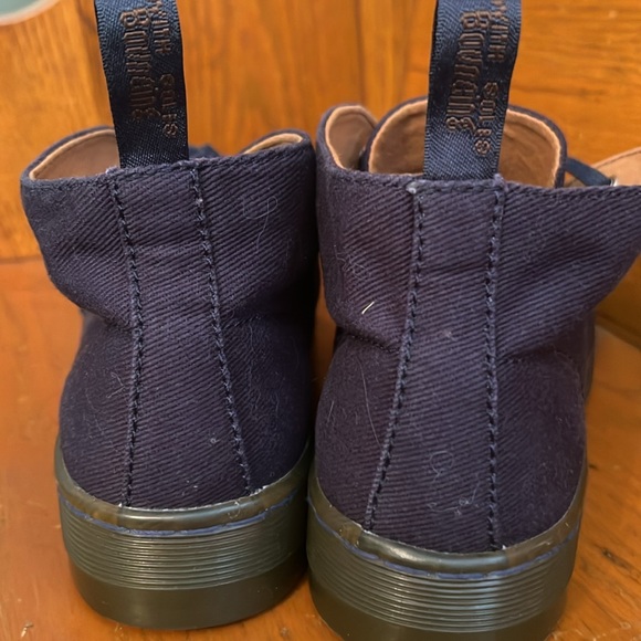 Dr. Martens W7, M8 navy low lace up ankle boot, not leather, canvas material - Picture 2 of 5